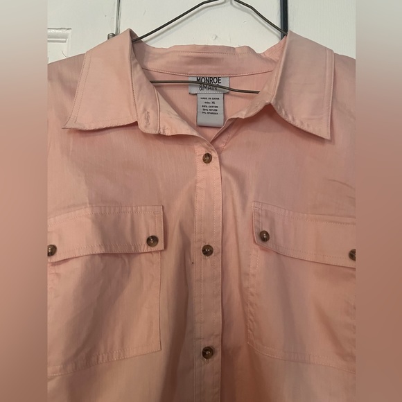 MONROE & MAIN Shirt - Picture 3 of 6